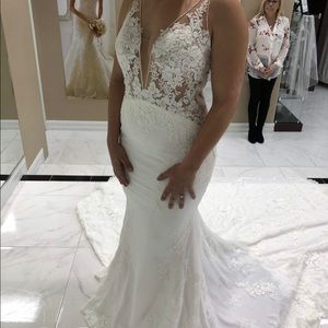 Pronovias Ileas wedding dress size 8